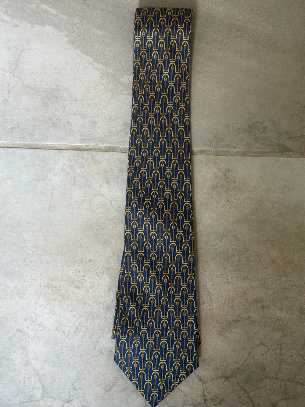 Hermes Paris Mens Tie Blue Elegant Design 100% Silk Necktie from Japan